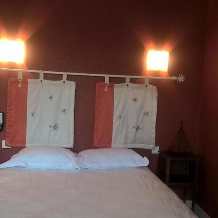 Hotel Restaurant Le Moulin De La Renne Adults Only Proche Zoo De Beauval Thesee ภายนอก รูปภาพ