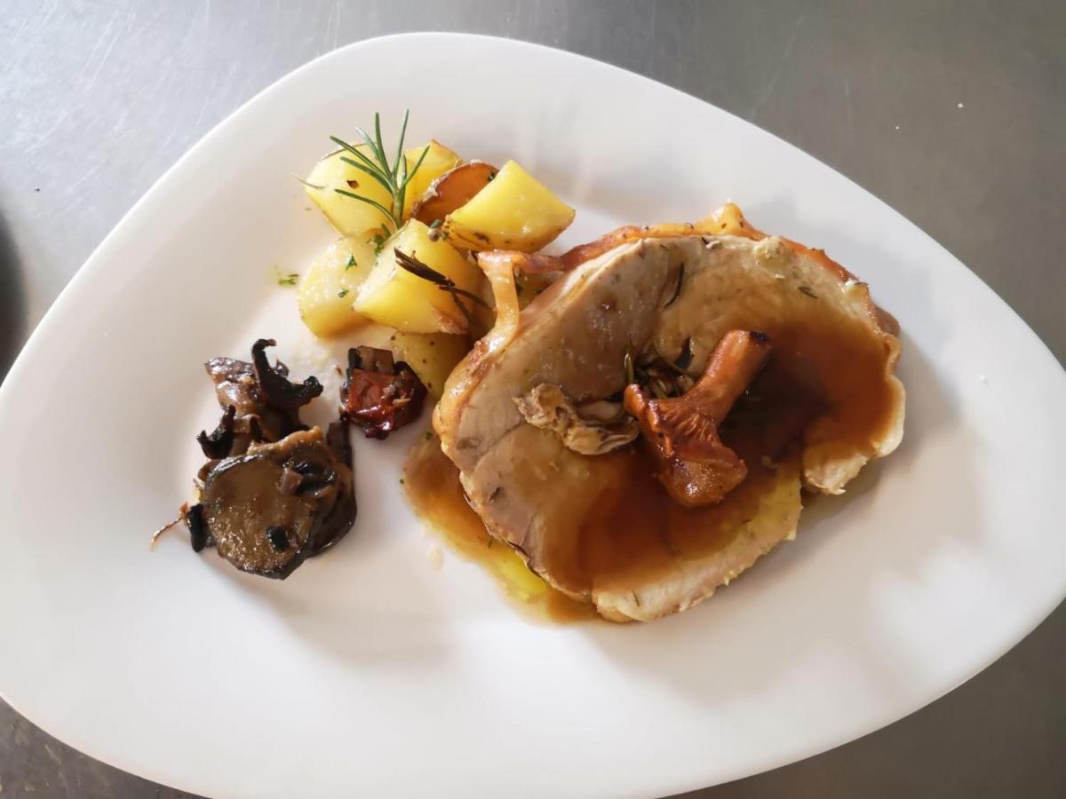 Hotel Restaurant Le Moulin De La Renne Adults Only Proche Zoo De Beauval Thesee ภายนอก รูปภาพ